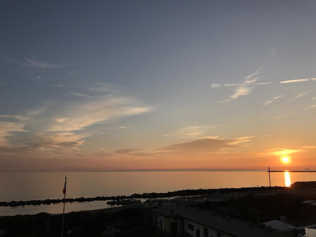 Ostello Apuano Marina Di Carrara Εξωτερικό φωτογραφία